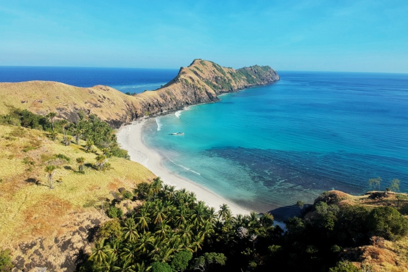 Bukit Nane di Kepulauan Selayar, Sulawesi Selatan. Objek wisata ini dikabarkan terbakar pada beberapa bagian. Foto: Alif Fajri/Selayar Travelindo Utama