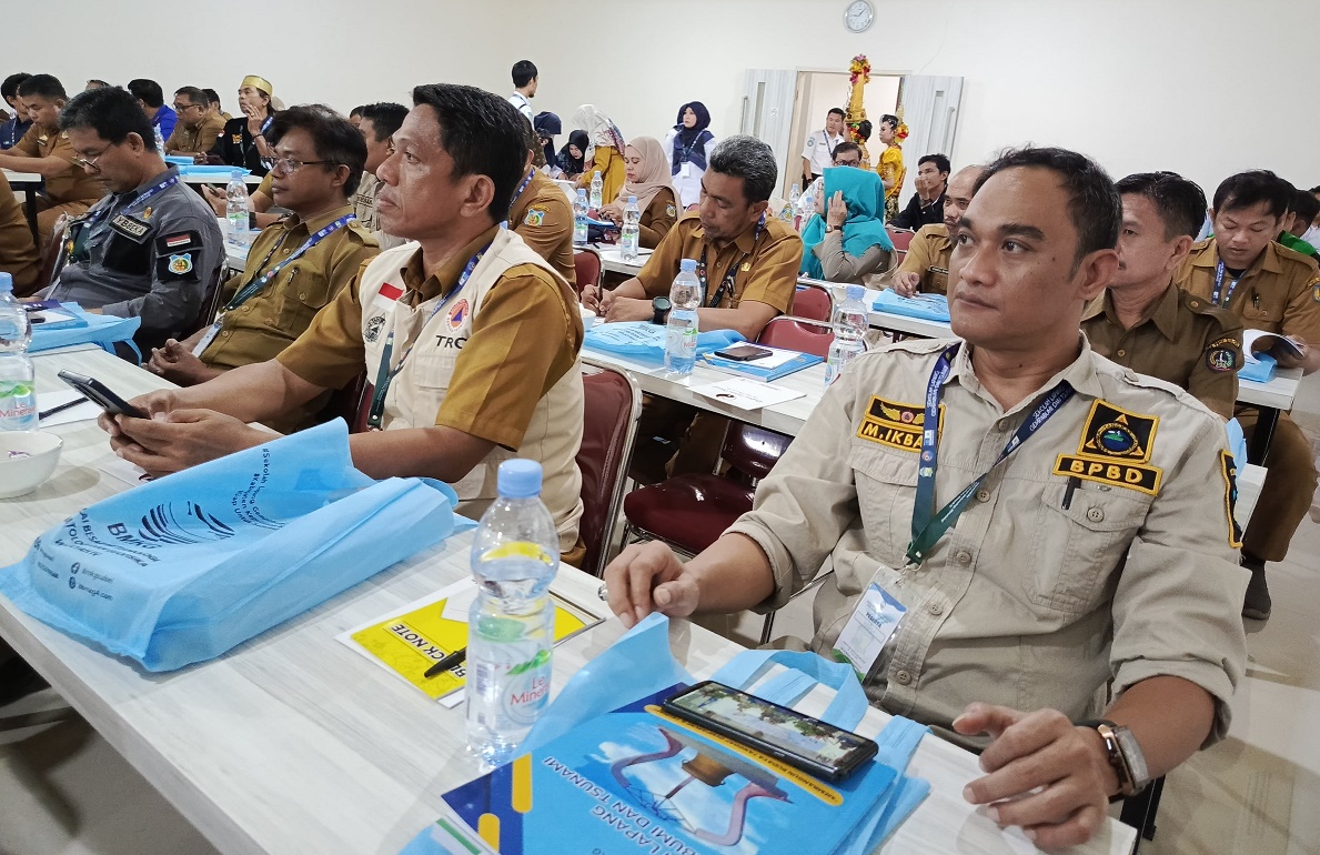 Peserta Sekolah Lapang Gempabumi dan Tsunami (SLG) yang diselenggarakan Badan Meteorologi, Klimatologi dan Geofisika (BMKG) di Kepulauan Selayar dari 30-31 Juli 2024. (Foto: Istimewa)