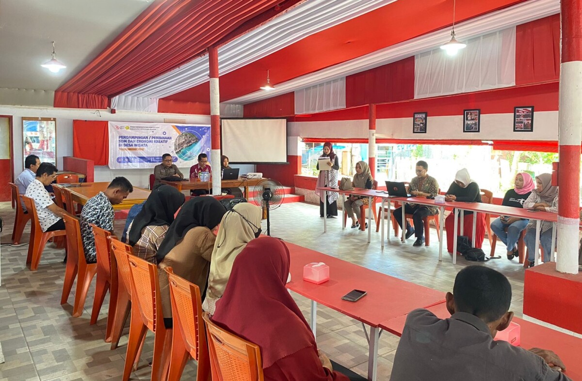 Kegiatan Pendampingan/Pembinaan SDM dan Ekonomi Kreatif di Desa Wisata yang dilaksanakan oleh Dinas Pariwisata dan Kebudayaan (Disparbud) Kepulauan Selayar, Kamis (8/8/2024). (Foto: Dok. Disparbud Kepulauan Selayar)