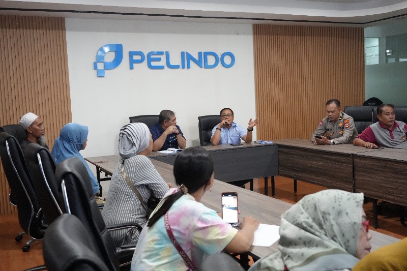 Acara Sosialisasi Keamanan dan Ketertiban kepada para Pedagang Kaki Lima (PK5) di area Pelabuhan Makassar. (Foto: Dok. Pelindo 4)