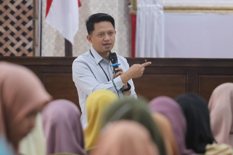 Pimpinan Cabang Bank Sulselbar Selayar, Muhammad Nasrum (Foto: kepulauanselayarkab.go.id)