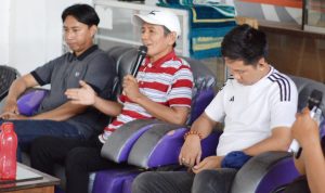 Pembicara pada event #SCSCREATIVETALK, dari kiri ke kanan, Irsan Nur, awardee beasiswa LPDP, Daeng Marowa selaku penerima Beasiswa Habibie dan Muh. Azwar dari lembaga Makassar Australia Study. (Foto: Istimewa)