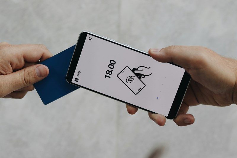 Ilustrasi pembayaran cashless. (Foto: unsplash.com/SumUp)